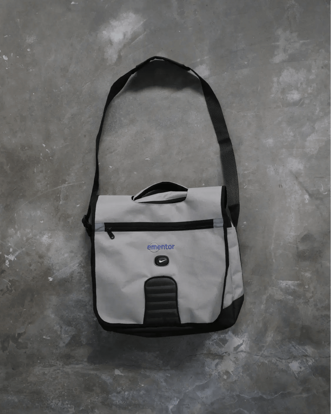 Vintage Nike ementor Sling bag - Beige/Olive Green