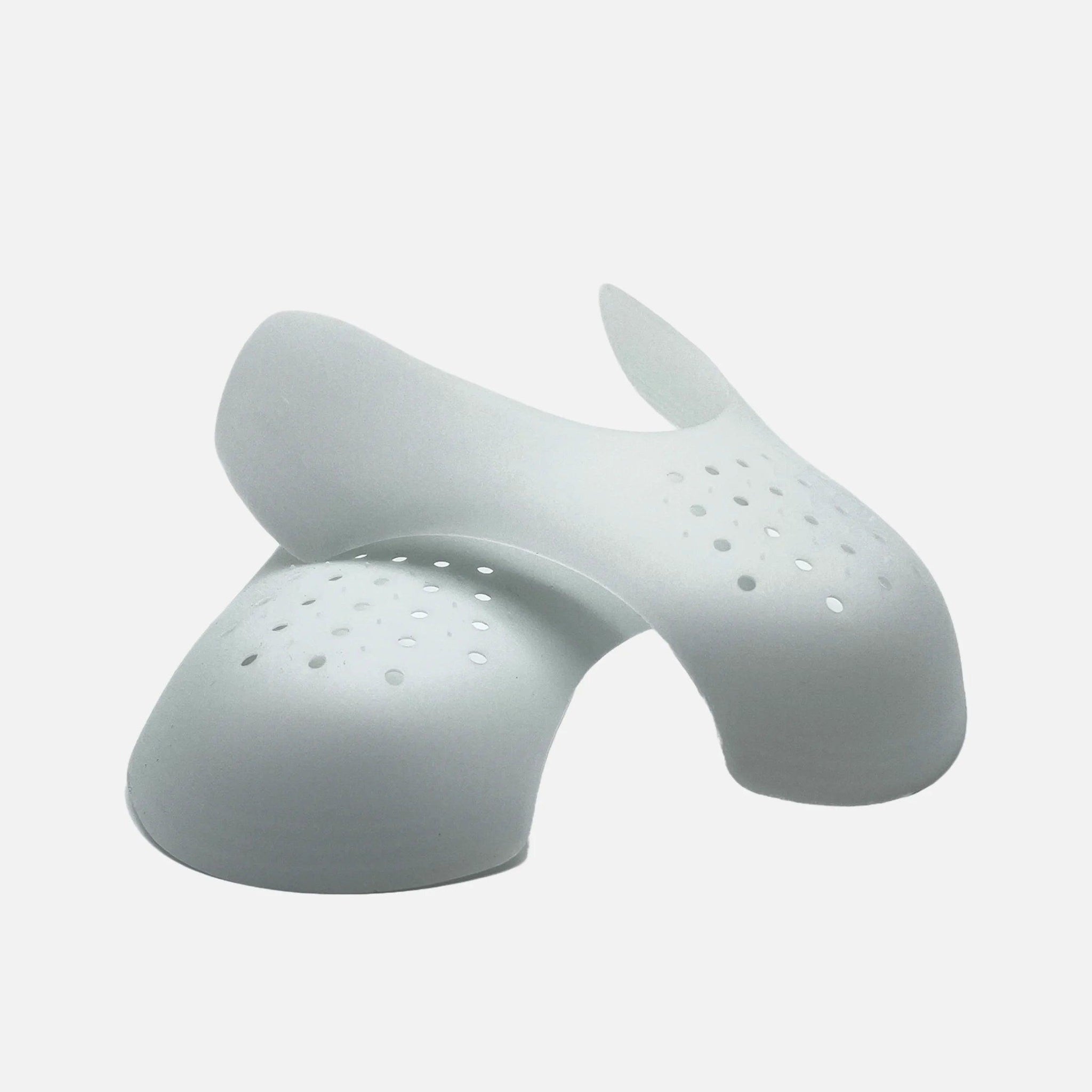 Sneaker Shields in White, comes in size 36-40 and size 40.5-47. Crease protectors help protect your sneakers from creases. Fits on all sneakers like Air Jordan, Nike Dunk, Yeezy, New Balance and many more.