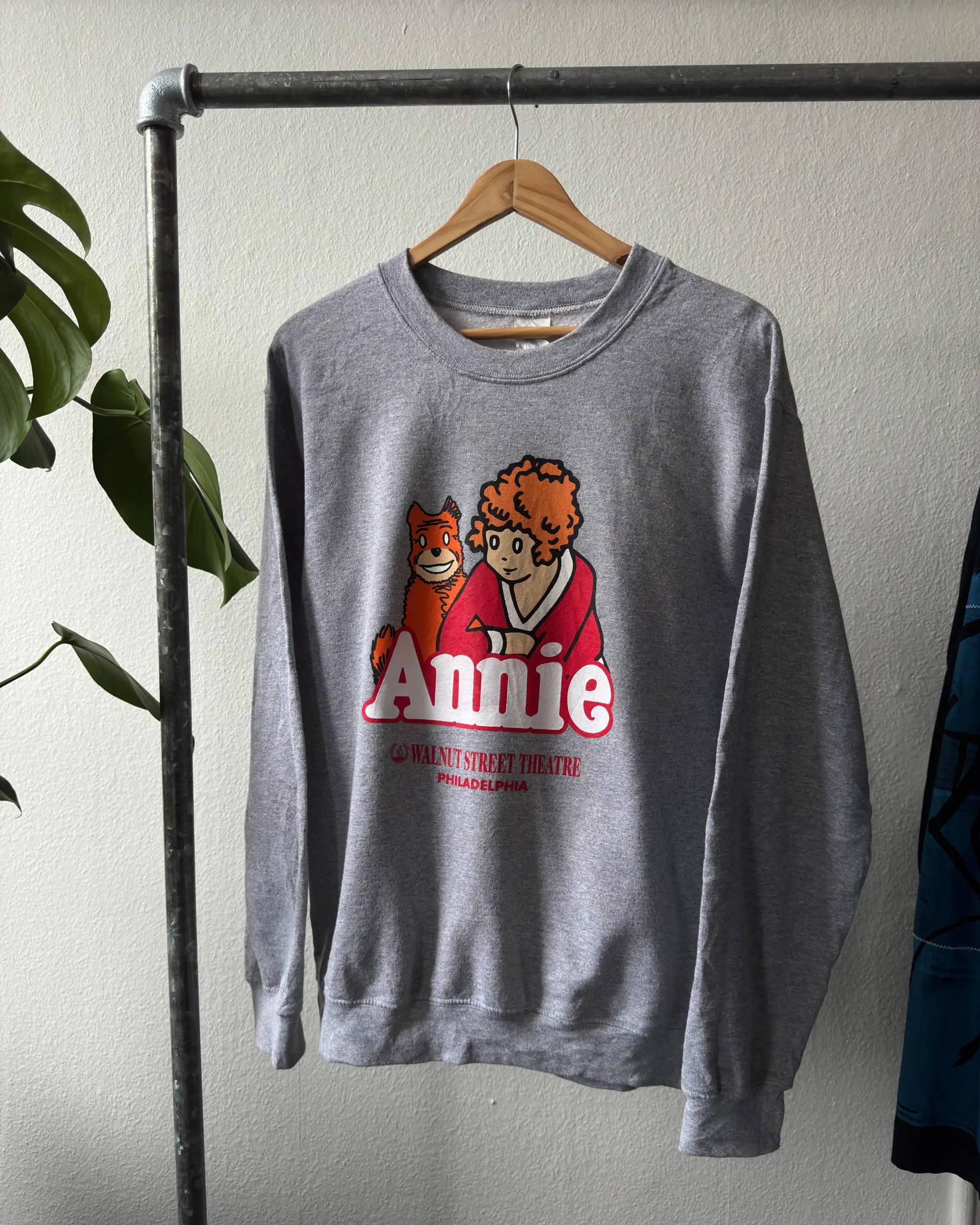 VINTAGE ANNIE CREWNECK