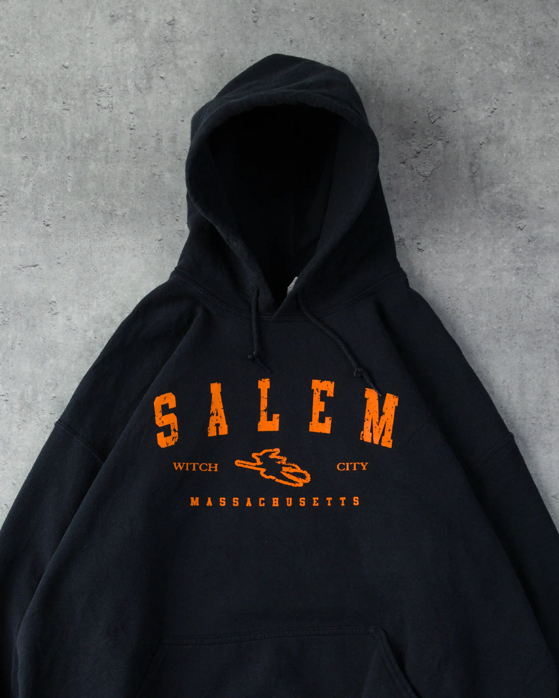 VINTAGE_SALEM_WITCH_CITY_HOODIE