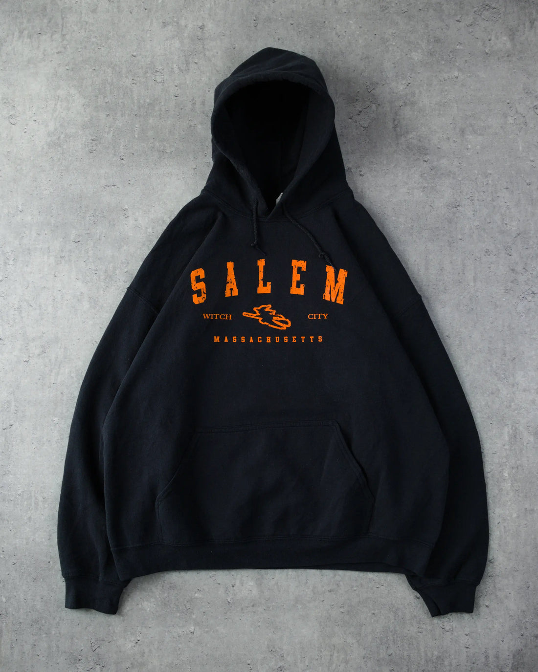 VINTAGE_SALEM_WITCH_CITY_HOODIE